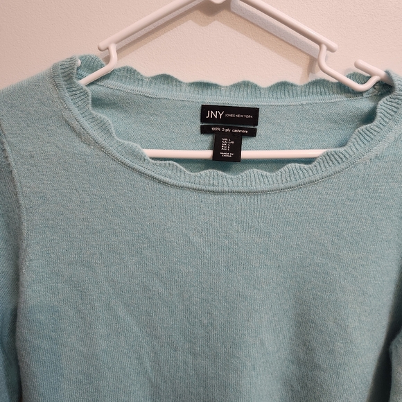 Jones New York 2-PLY Cashmere Sweater with Scalloped Neck and Cuffs Size Large - Picture 3 of 9